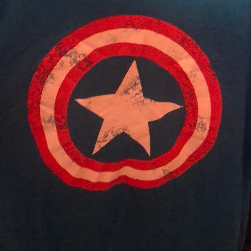 Captain America shirt size Large